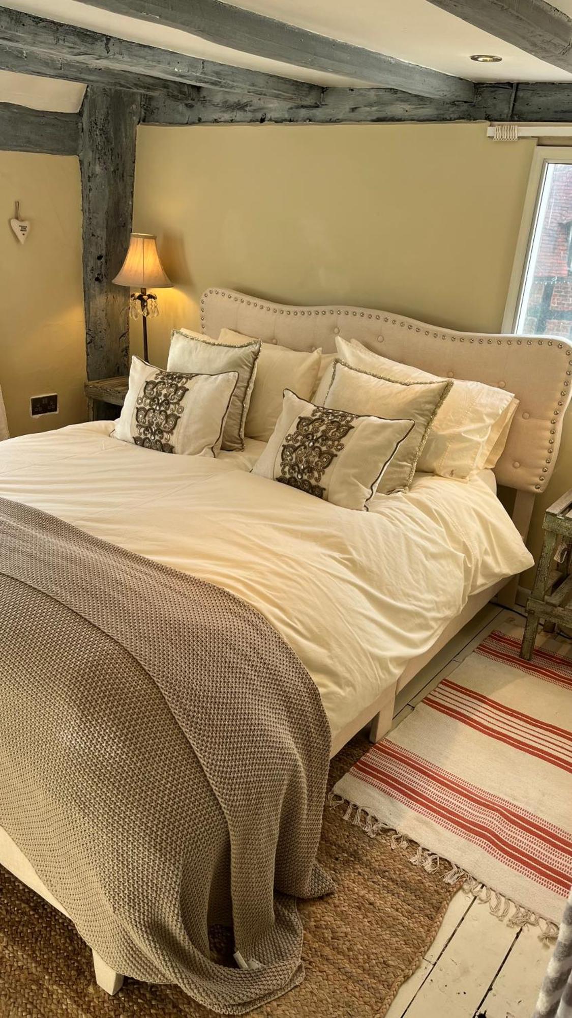 Spenford House 1640 Listed House Idilic Location Pub Walking Distance Bed & Breakfast Loppington Eksteriør bilde